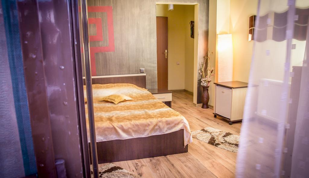 Hotel EOS Bukarest Zimmer foto